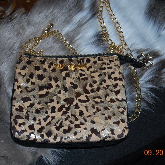 Betsey Johnson Elegant New Bag with gold color Chain - Picture 1 of 8